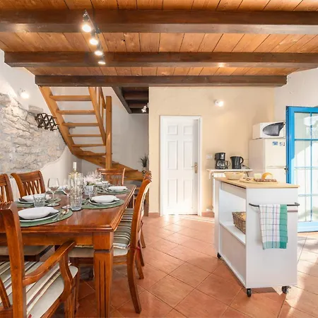 Vila Casa Nadalina By Briskva *