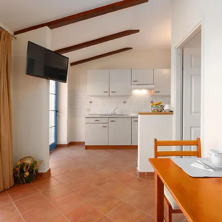 Casa Nadalina By Briskva Vila *
